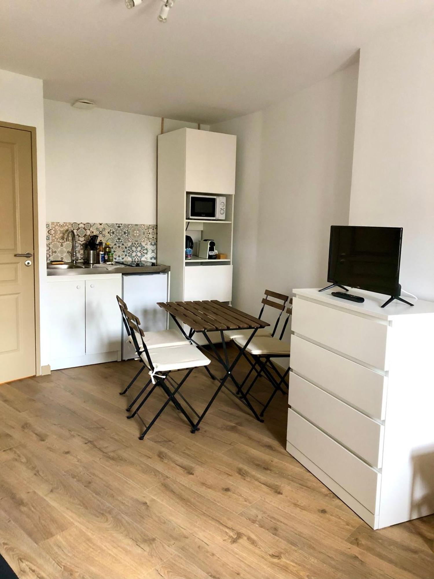 Logement Neuf, Tout Confort, Au Coeur Du Village Saint Didier  外观 照片